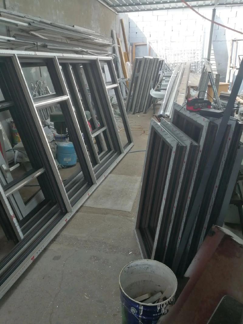 从断桥铝到系统门窗 全方位解析现代门窗的选择、加工与安装