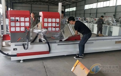 加工断桥铝门窗所需的主要机器设备